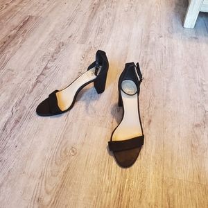 Vince Camuto basic black sandals size 9.5 leather Block heel classic elegant